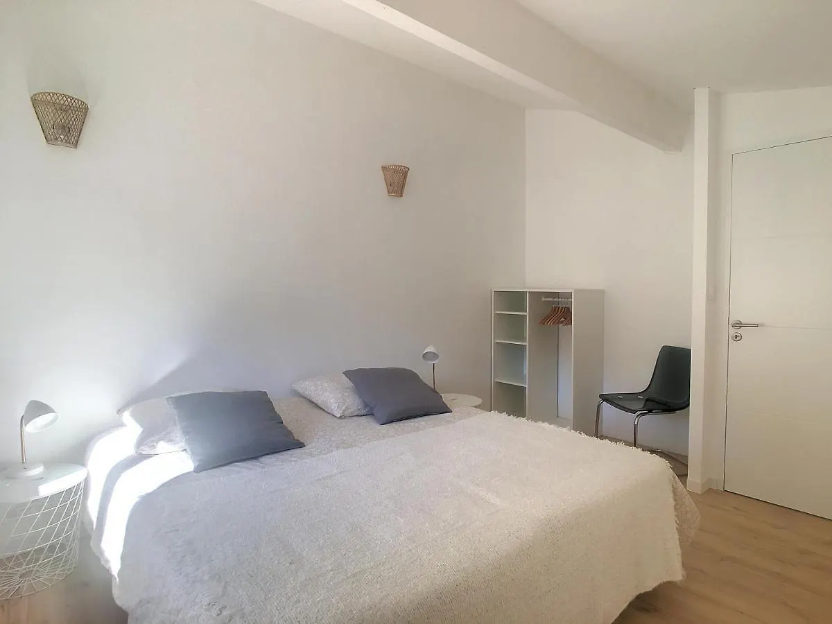 Holiday home La Parenthese Maison T3 Au Calme Avec Parking Gratuit Les Pennes-Mirabeau France